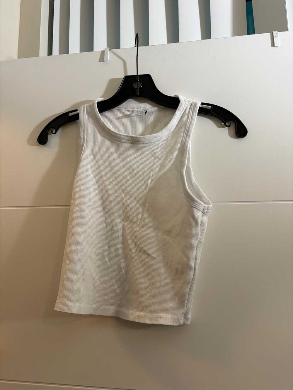 Bershka White Ribbed Cropped Tank